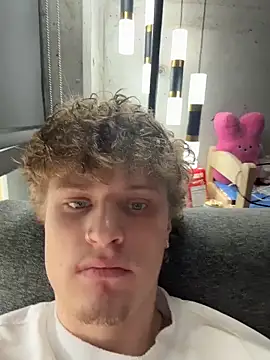 Snapshot of PAPITRVN chatting on 03-02-26, 11:11 PAPITRVN online show from 03-02-26, 11:11