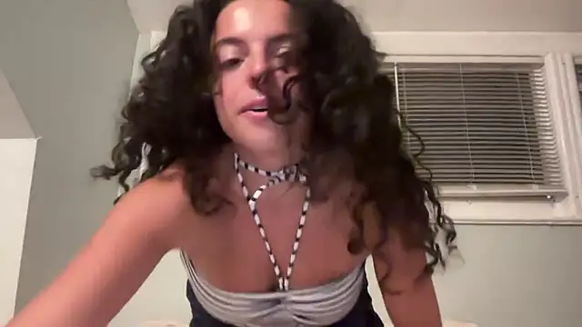 Snapshot of mimilovesdaddy chatting on 02-27-26, 04:34 mimilovesdaddy online show from 02-27-26, 04:34