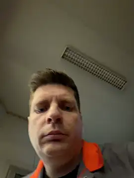 Snapshot of Minmoi1984 chatting on 02-21-26, 05:03 Minmoi1984 online show from 02-21-26, 05:03