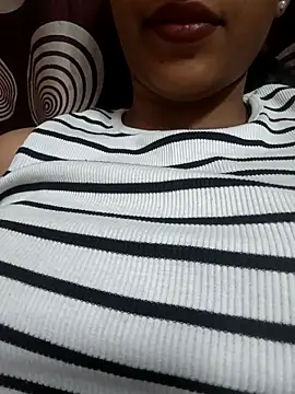 Sakshiverma online show from 04-14-26, 07:53