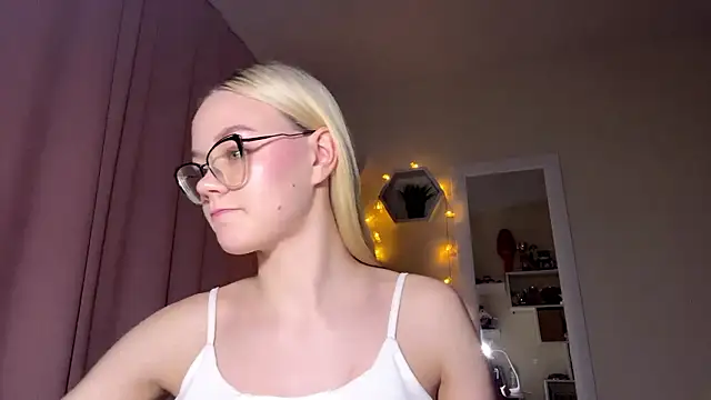 MiaCashe online show from 03-02-26, 03:08