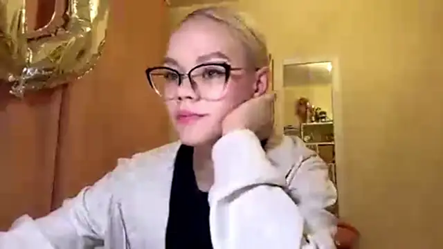 MiaCashe online show from 04-09-26, 02:55