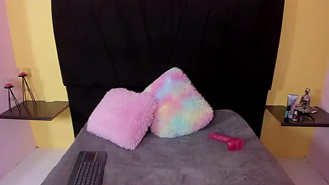 Snapshot of AndreaSilva_ chatting on 03-02-26, 07:21 AndreaSilva online show from 03-02-26, 07:21