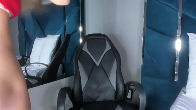 Snapshot of Keitty_Rose chatting on 02-25-26, 06:39 Keitty Rose online show from 02-25-26, 06:39