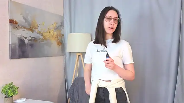 DoraWhitrock online show from 02-23-26, 05:16