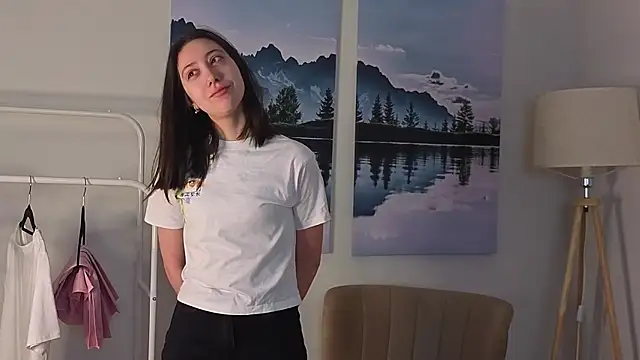 DoraWhitrock online show from 02-27-26, 05:07