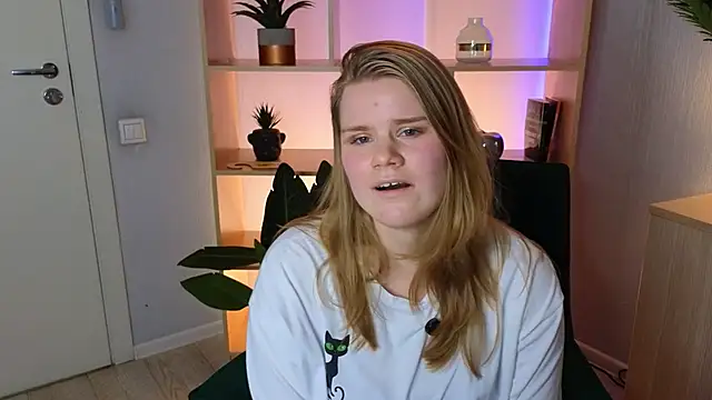 Snapshot of ModestaColato chatting on 02-22-26, 12:26 ModestaColato online show from 02-22-26, 12:26