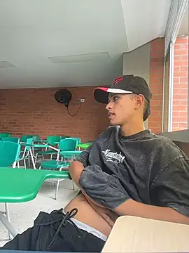 HarryGaze online show from 04-15-26, 01:18