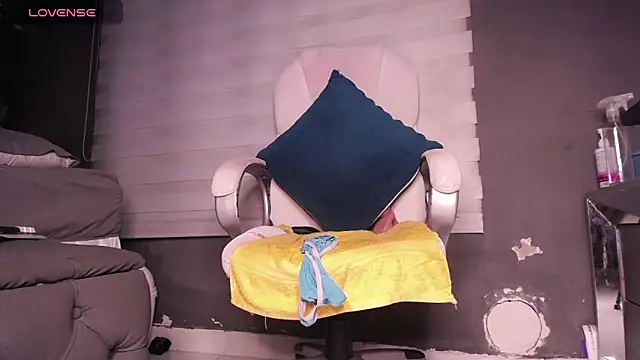 dirty 27cms online show from 10-12-25, 12:53