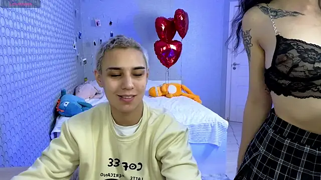 Snapshot of LuxuryLoverss chatting on 02-26-26, 06:56 LuxuryLoverss online show from 02-26-26, 06:56