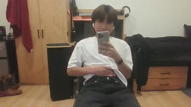 Snapshot of Ethangh001 chatting on 02-24-26, 03:15 Ethangh001 online show from 02-24-26, 03:15