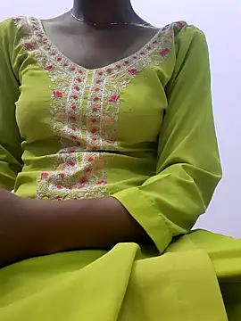 Snapshot of Karishma_88 chatting on 02-25-26, 05:17 Karishma 88 online show from 02-25-26, 05:17