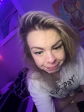 Snapshot of LaurenRae_x chatting on 03-01-26, 02:46 LaurenRae x online show from 03-01-26, 02:46