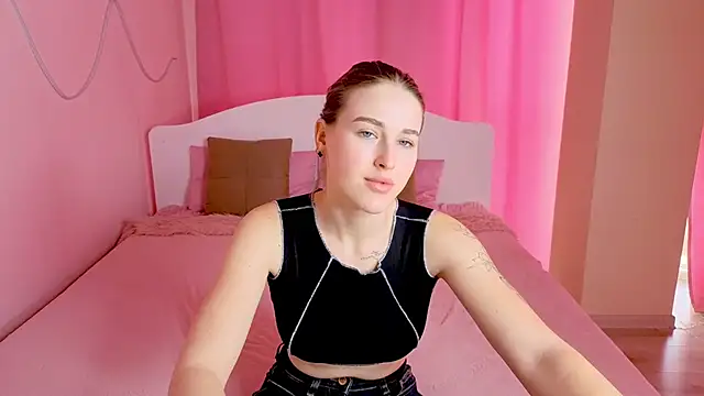 Violettta doll online show from 03-02-26, 10:33