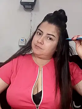 Snapshot of Bella_diamond01 chatting on 02-24-26, 01:09 Bella diamond01 online show from 02-24-26, 01:09