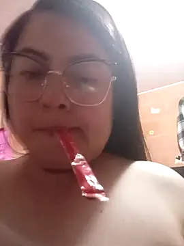 Snapshot of Bella_diamond01 chatting on 02-25-26, 01:15 Bella diamond01 online show from 02-25-26, 01:15