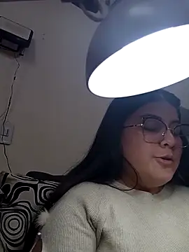 Snapshot of Bella_diamond01 chatting on 02-27-26, 07:14 Bella diamond01 online show from 02-27-26, 07:14