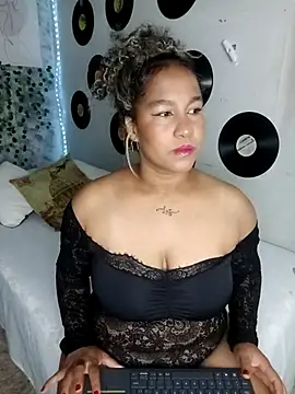 medusafox  online show from 04-11-26, 04:50