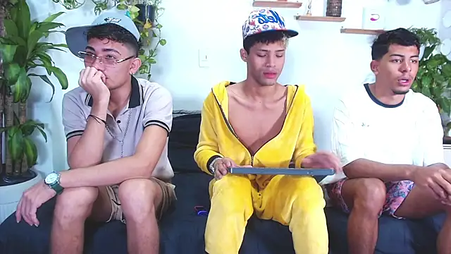 Snapshot of Lunar_Boys chatting on 02-24-26, 12:14 Lunar Boys online show from 02-24-26, 12:14