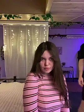 Snapshot of meowmiu chatting on 02-27-26, 07:36 meowmiu online show from 02-27-26, 07:36