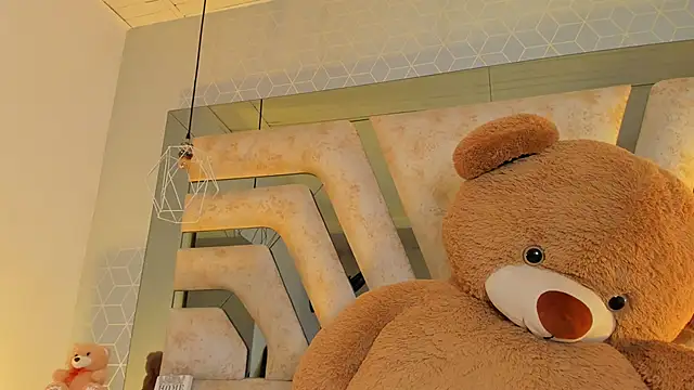 AuroraFlowers online show from 03-08-26, 02:04