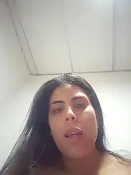 Snapshot of Perla_bella chatting on 03-03-26, 11:27 Perla bella online show from 03-03-26, 11:27