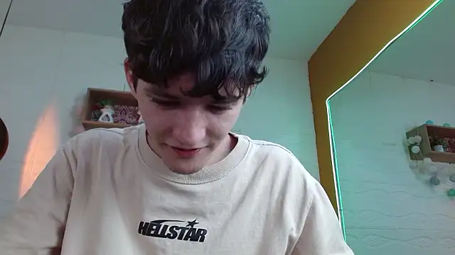 Snapshot of trevor_mob chatting on 02-25-26, 08:51 trevor mob online show from 02-25-26, 08:51