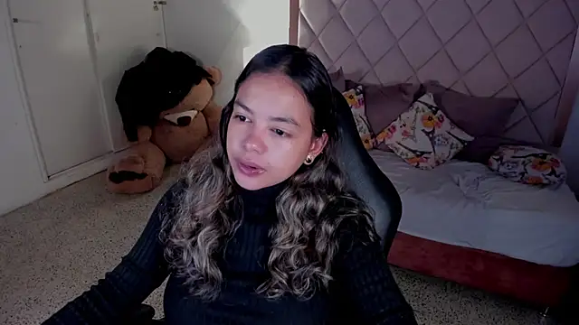 dulce lyraa1 online show from 05-06-26, 04:19