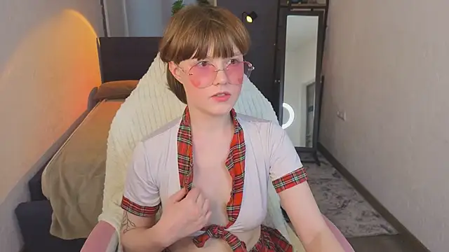  DreamLuna1  online show from 03-25-26, 01:39