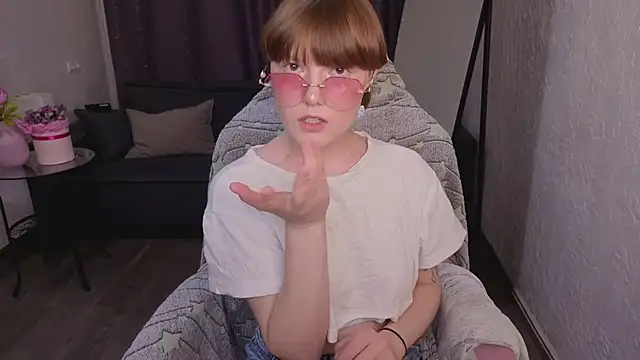  DreamLuna1  online show from 03-30-26, 01:45