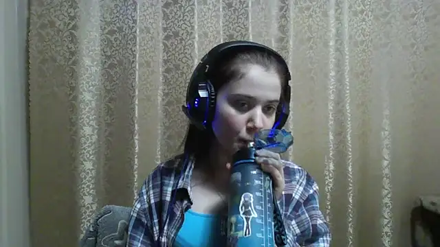 Snapshot of CarinaFolmar chatting on 03-02-26, 03:08 CarinaFolmar online show from 03-02-26, 03:08