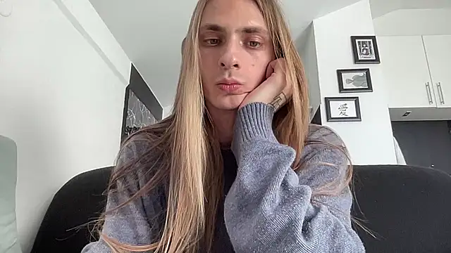 Snapshot of mi_chyort chatting on 02-28-26, 01:12 mi chyort online show from 02-28-26, 01:12