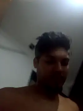 Snapshot of Oliverzs98 chatting on 02-24-26, 06:28 Oliverzs98 online show from 02-24-26, 06:28