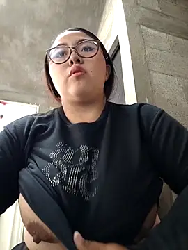 Snapshot of Aviiiiii18 chatting on 02-28-26, 09:05 Aviiiiii18 online show from 02-28-26, 09:05