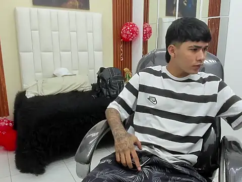 Snapshot of Thiago_collinss chatting on 02-24-26, 11:03 Thiago collinss online show from 02-24-26, 11:03