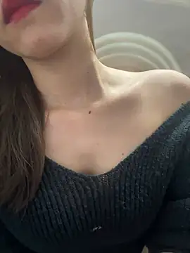 Snapshot of LingLing017 chatting on 03-02-26, 10:44 LingLing017 online show from 03-02-26, 10:44