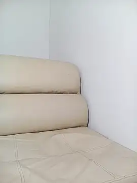 Snapshot of TinnaPeyton chatting on 03-02-26, 07:43 TinnaPeyton online show from 03-02-26, 07:43