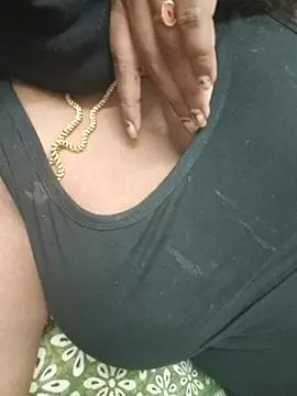 Snapshot of hotbabyyC chatting on 02-25-26, 07:34 hotbabyyC online show from 02-25-26, 07:34