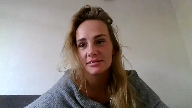 Snapshot of Lisanne30 chatting on 02-25-26, 02:48 Lisanne30 online show from 02-25-26, 02:48