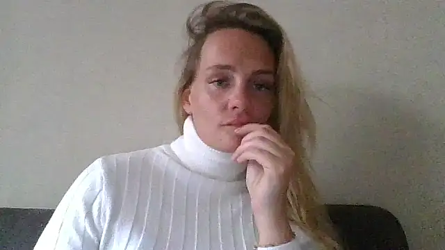 Snapshot of Lisanne30 chatting on 02-27-26, 01:33 Lisanne30 online show from 02-27-26, 01:33