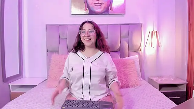 Snapshot of Maddie-LesYoux chatting on 02-27-26, 12:38 Maddie-LesYoux online show from 02-27-26, 12:38