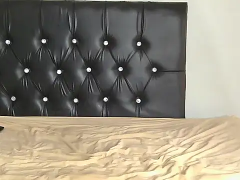 ClitsoCreamy online show from 03-01-26, 11:34