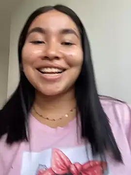 Snapshot of Pamela222- chatting on 02-25-26, 09:46 Pamela222- online show from 02-25-26, 09:46