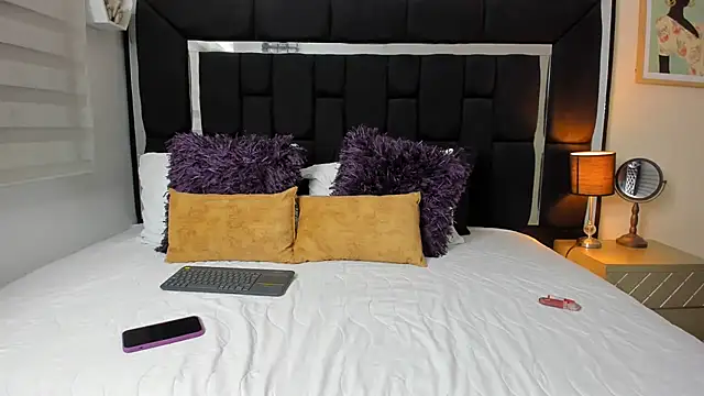 Tiana moon online show from 04-08-26, 02:11