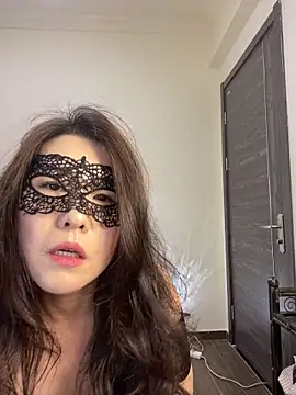 Snapshot of DAYUER66 chatting on 02-26-26, 02:05 DAYUER66 online show from 02-26-26, 02:05