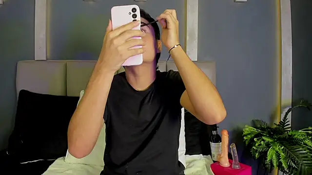 Snapshot of JOEYMIILLS chatting on 02-27-26, 01:22 JOEYMIILLS online show from 02-27-26, 01:22