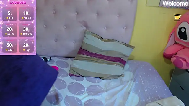 Snapshot of Sophiiee_Gray chatting on 06-10-26, 02:38 Sophiiee Gray online show from 06-10-26, 02:38