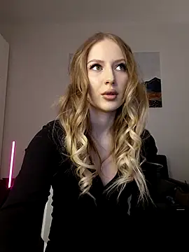 Snapshot of AlishaWey chatting on 02-27-26, 07:30 AlishaWey online show from 02-27-26, 07:30