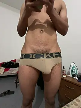 adiii283 online show from 04-05-26, 12:30