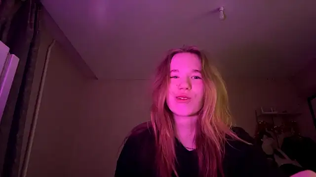 LeomaJee online show from 04-12-26, 06:24